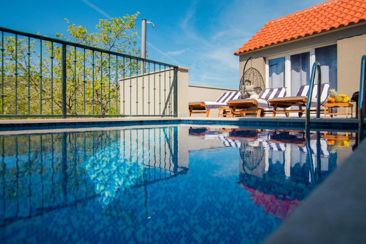 Holiday Home Moliva Sitno Donje Exteriör bild